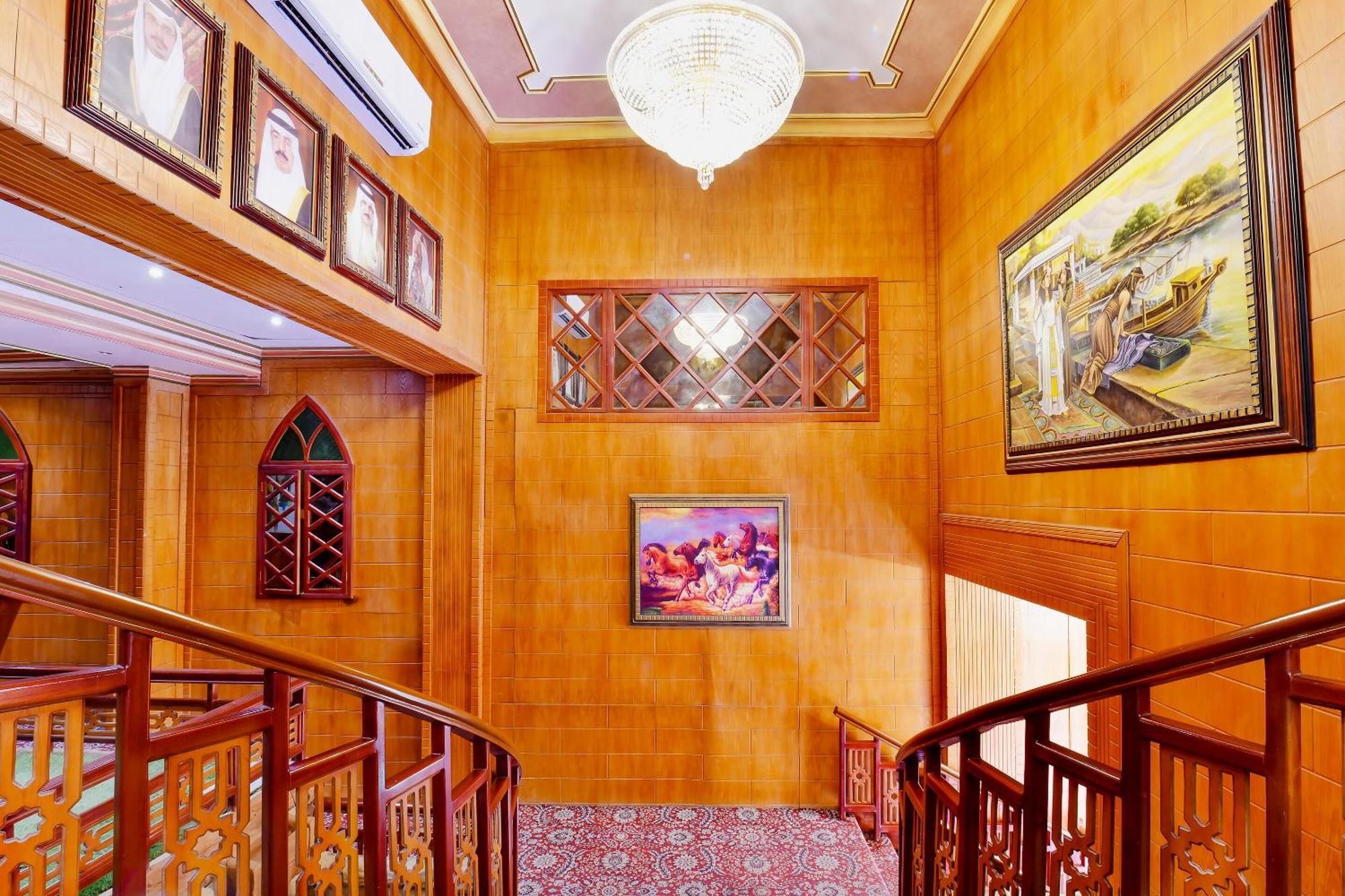 Capital O 125 Moon Plaza Hotel Manama Dış mekan fotoğraf