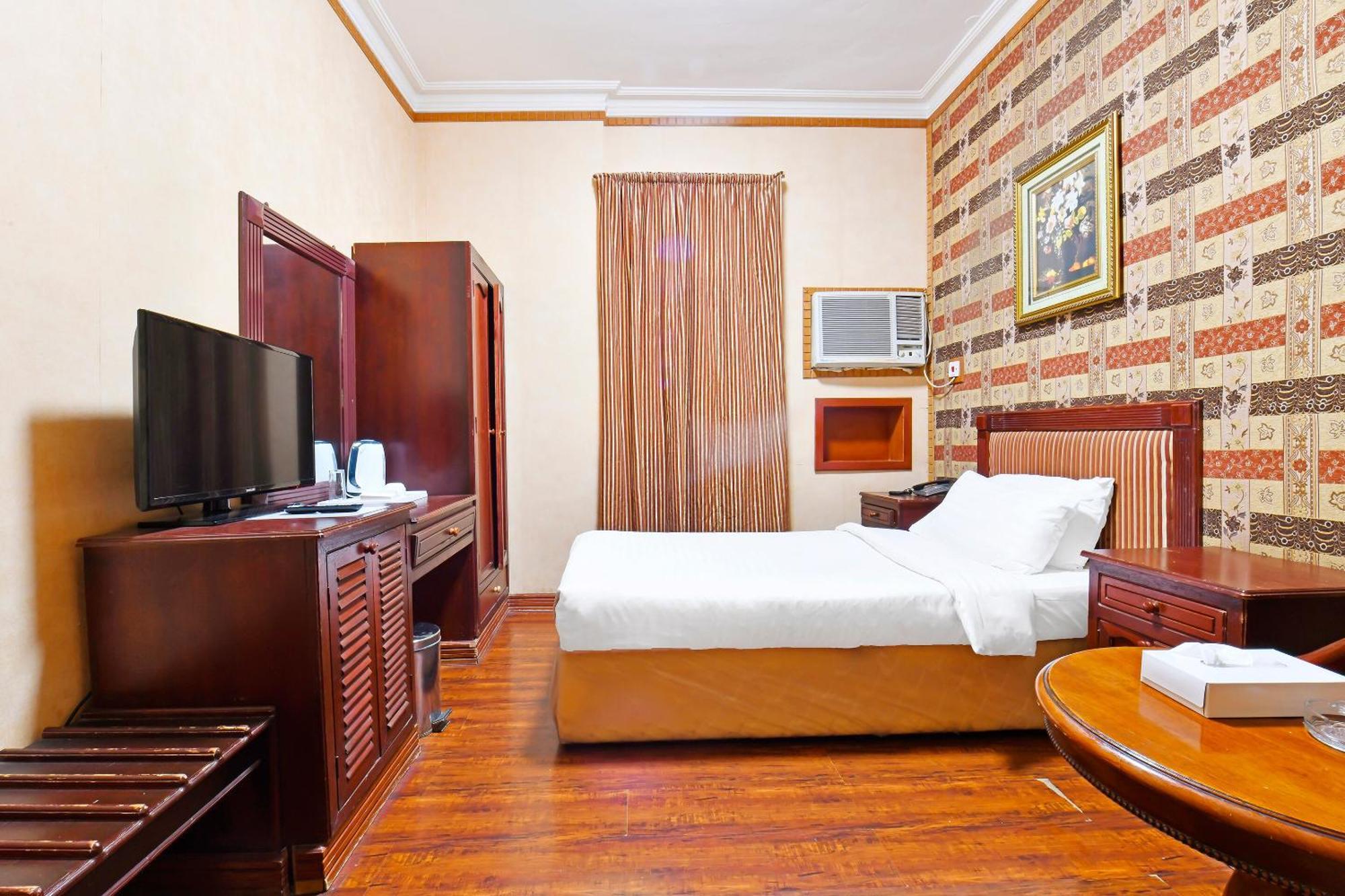 Capital O 125 Moon Plaza Hotel Manama Dış mekan fotoğraf