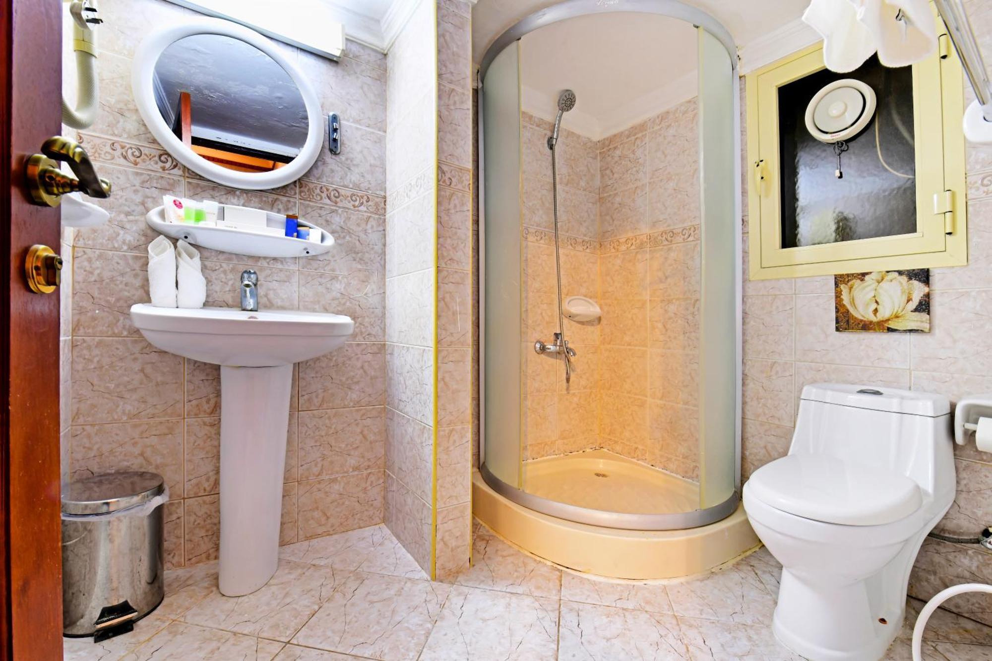 Capital O 125 Moon Plaza Hotel Manama Dış mekan fotoğraf