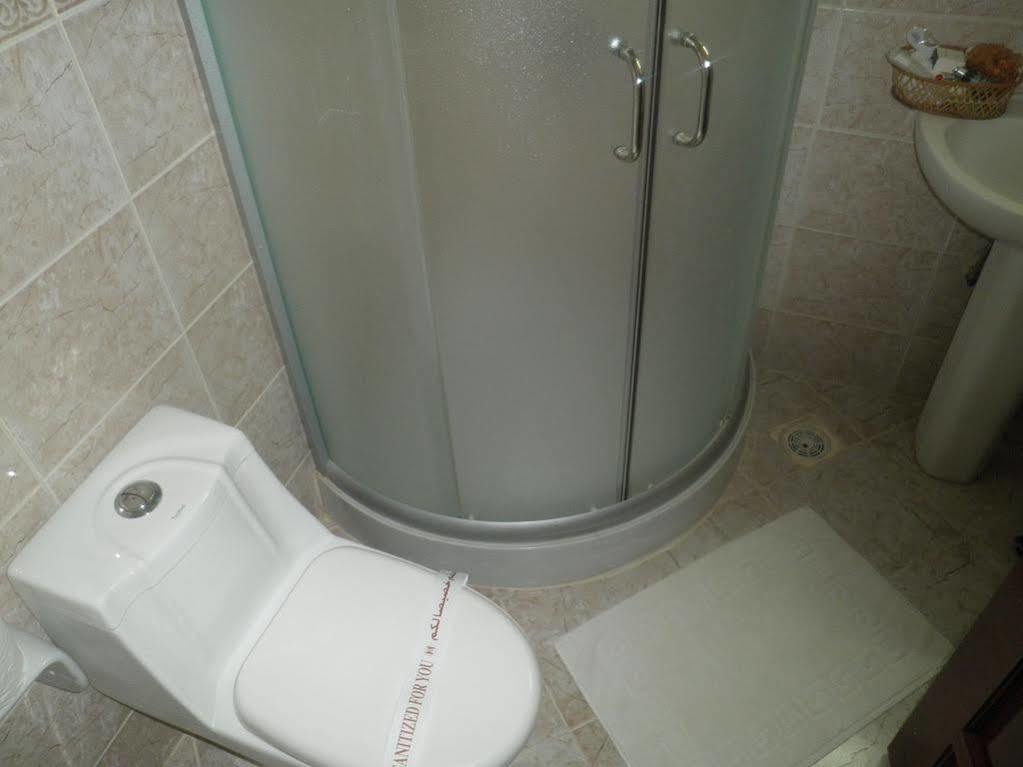 Capital O 125 Moon Plaza Hotel Manama Dış mekan fotoğraf